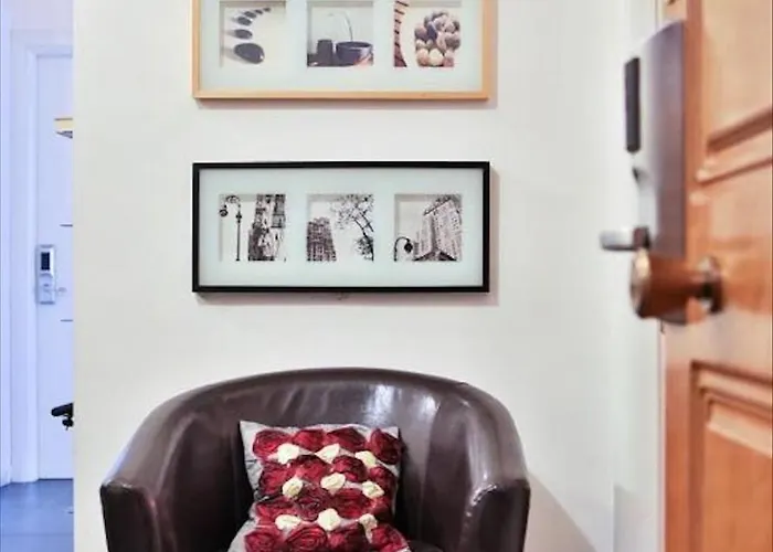 Apartment Place *